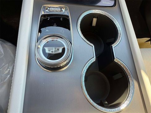 New 2026 Cadillac Vistiq Luxury image 15