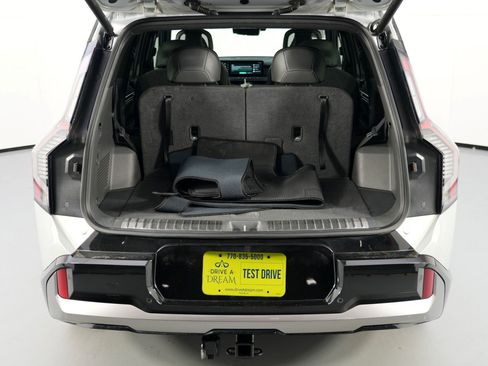 Used 2024 Kia EV9 GT-Line image 10