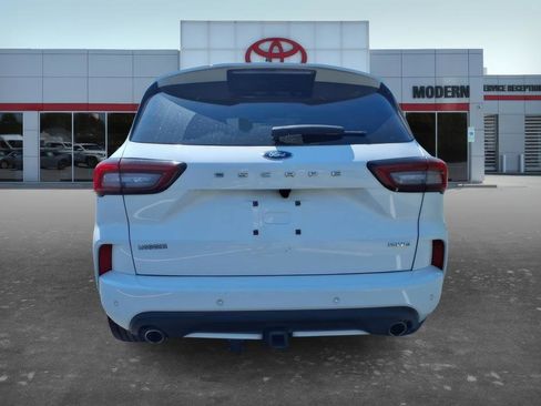 Used 2023 Ford Escape ST-Line Select AWD/4WD image 4