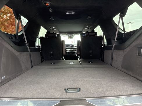 Used 2022 Cadillac Escalade ESV Premium Luxury Platinum image 24