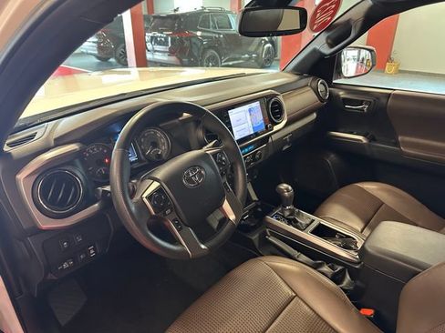 Certified 2023 Toyota Tacoma Limited AWD/4WD image 11