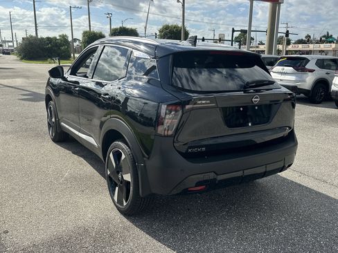New 2026 Nissan Kicks SR image 8