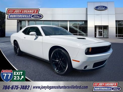 Used 2018 Dodge Challenger SXT Plus RWD image 1