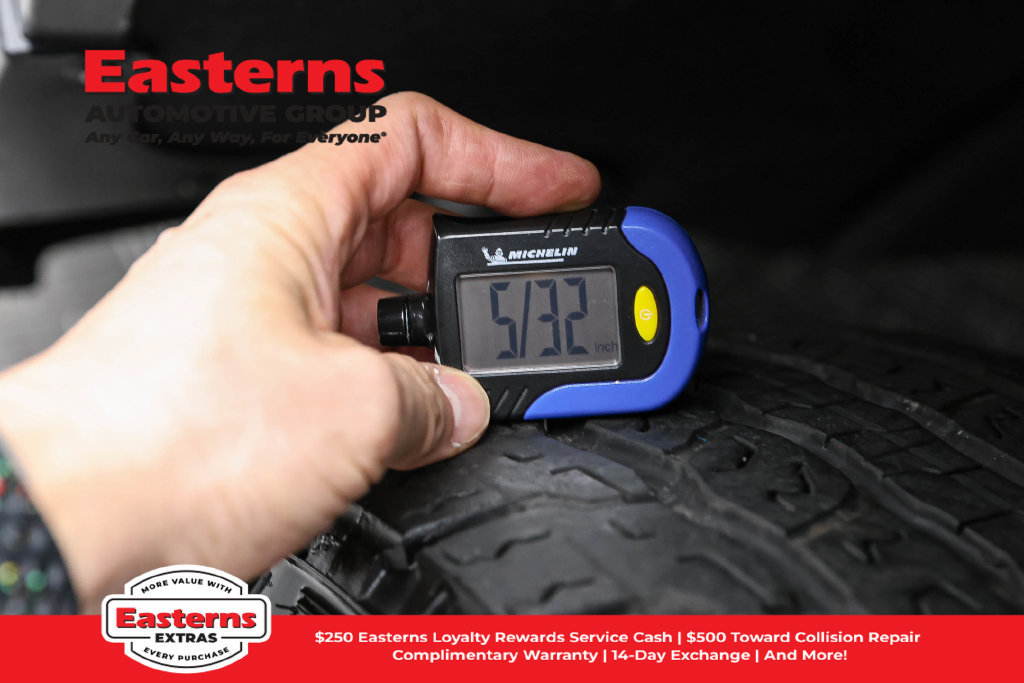 Used 2024 Chevrolet Silverado 1500 LT AWD/4WD image 31