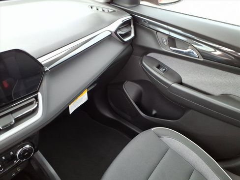 Used 2026 Chevrolet TrailBlazer LT w/ Convenience Package image 31