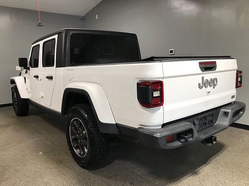 Used 2020 Jeep Gladiator Overland AWD/4WD image 5