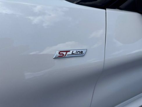 Used 2025 Ford Explorer ST-Line w/ ST-Line Street Pack AWD/4WD image 39