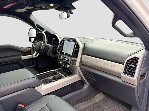 Used 2022 Ford F250 Lariat w/ Lariat Ultimate Package AWD/4WD image 31