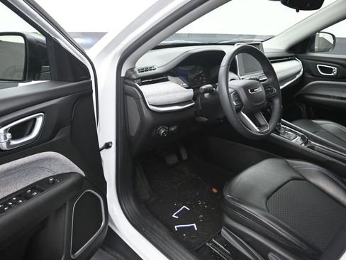 Used 2022 Jeep Compass Latitude FWD image 10