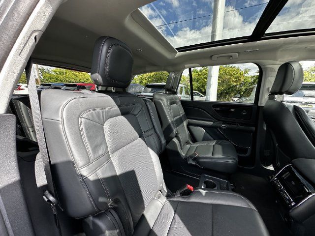 Certified 2025 Lincoln Aviator Reserve w/ Illumination Package AWD/4WD image 38