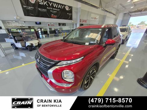 Used 2023 Mitsubishi Outlander SEL AWD/4WD image 1