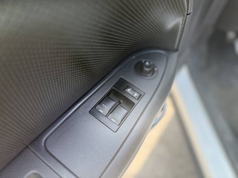 Used 2011 Dodge Challenger RWD image 10