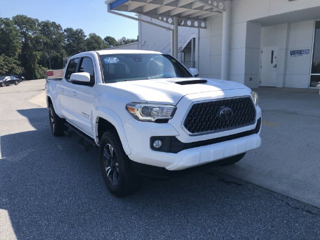 Used 2018 Toyota Tacoma TRD Sport RWD image 2