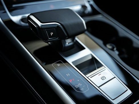 Used 2025 Audi Q7 3.0T Prestige image 40