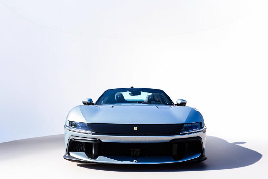 Certified 2026 Ferrari 12Cilindri Spider RWD image 11