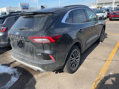 Used 2025 Ford Escape SE image 14