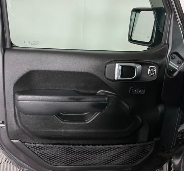 Used 2024 Jeep Gladiator Sport AWD/4WD image 12