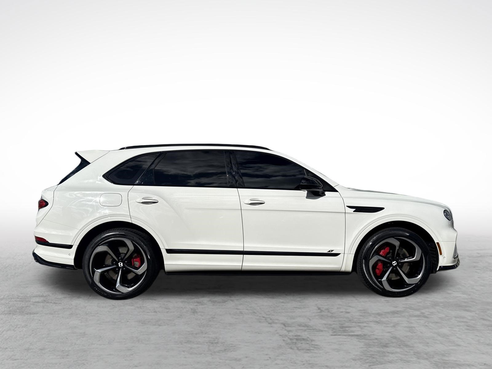 Used 2022 Bentley Bentayga AWD/4WD image 12