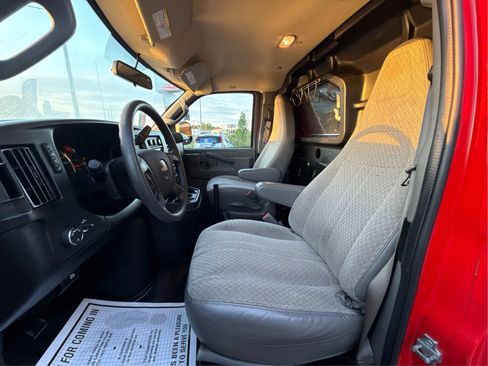 Used 2019 GMC Savana 2500 Extended w/ Driver Convenience Package RWD image 12