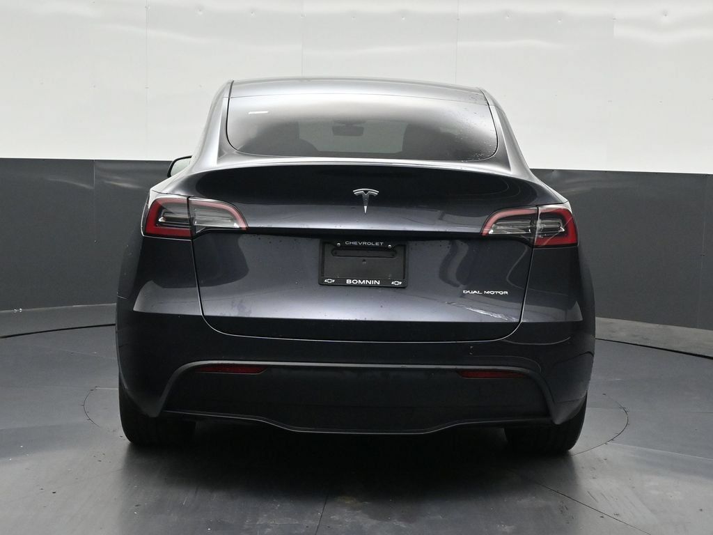 Used 2024 Tesla Model Y Long Range AWD/4WD image 4