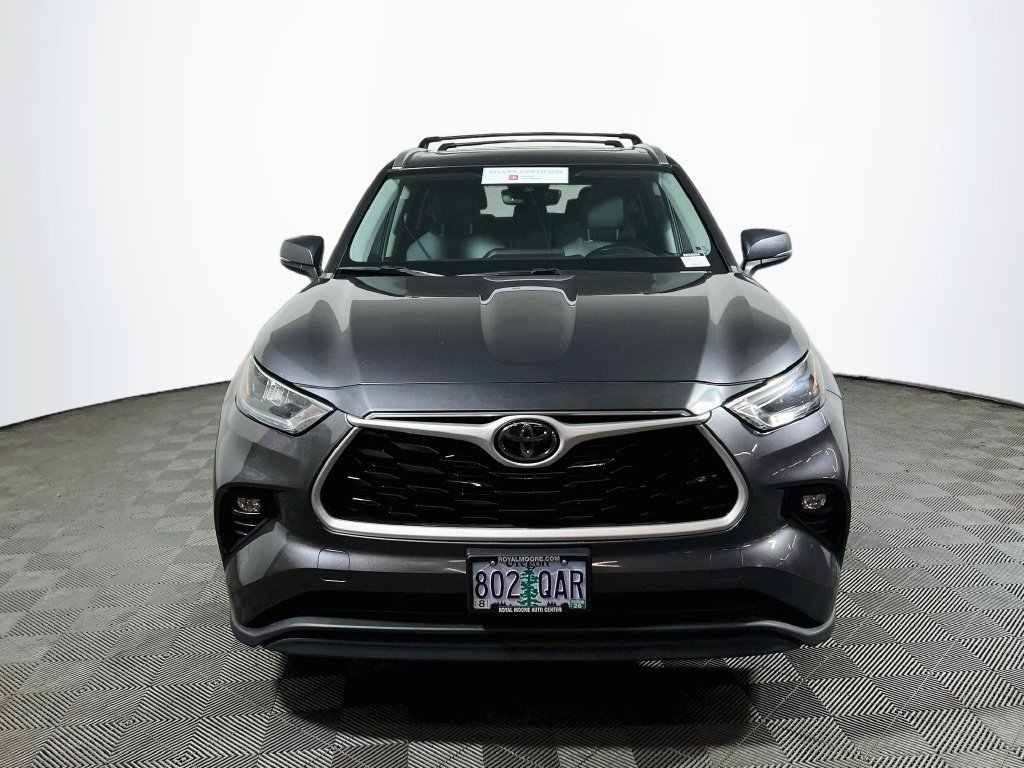 Certified 2020 Toyota Highlander XLE FWD image 2