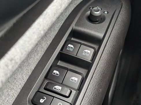 Used 2024 Jeep Compass Latitude image 22