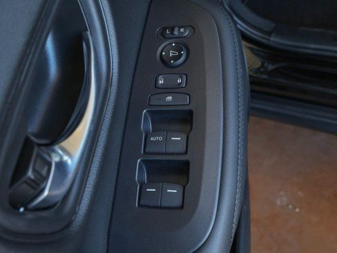 Used 2025 Honda HR-V LX image 25