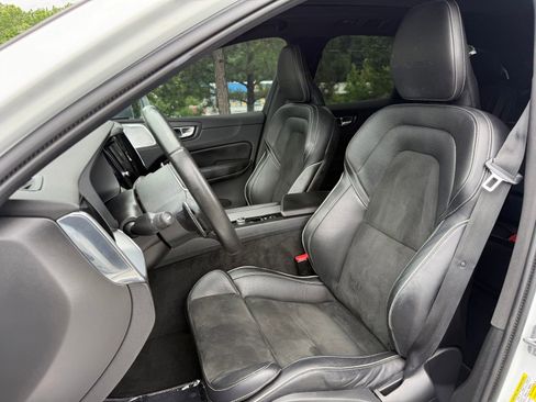 Used 2019 Volvo XC60 T5 R-Design w/ Protection Package Premier FWD image 35