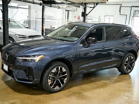 New 2026 Volvo XC60 T8 Plus w/ Climate Package AWD/4WD image 6