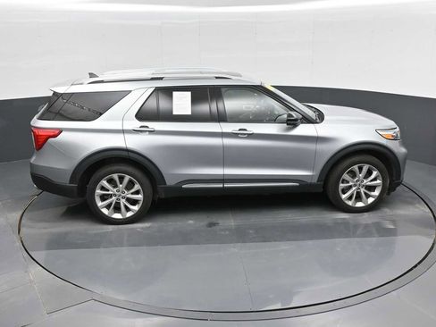 Used 2022 Ford Explorer Platinum w/ Technology Package image 24