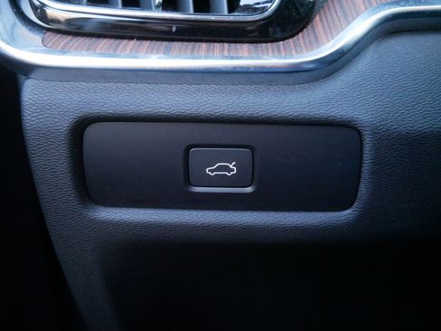 Used 2024 Volvo V60 B5 Cross Country Plus w/ Protection Package Premier image 25