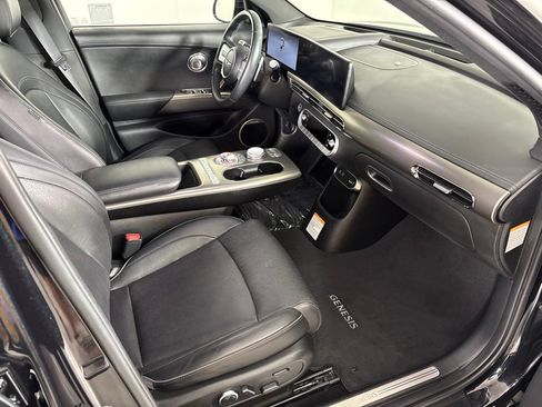 Used 2023 Genesis GV60 Advanced AWD/4WD image 17