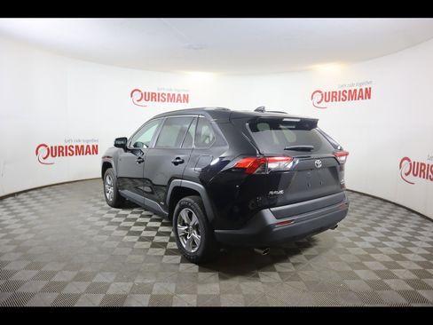 Used 2025 Toyota RAV4 XLE image 9