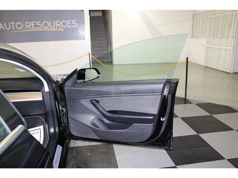 Used 2018 Tesla Model 3 Long Range image 24