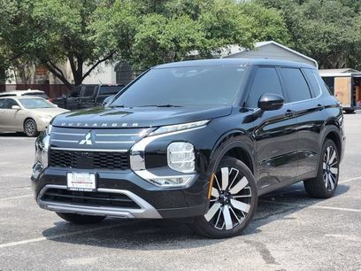 Used 2025 Mitsubishi Outlander SE