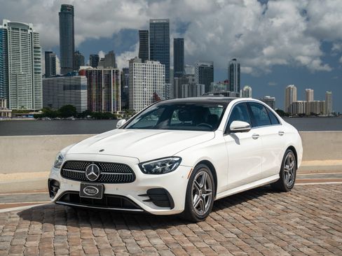 Used 2023 Mercedes-Benz E 350 4MATIC Sedan image 2
