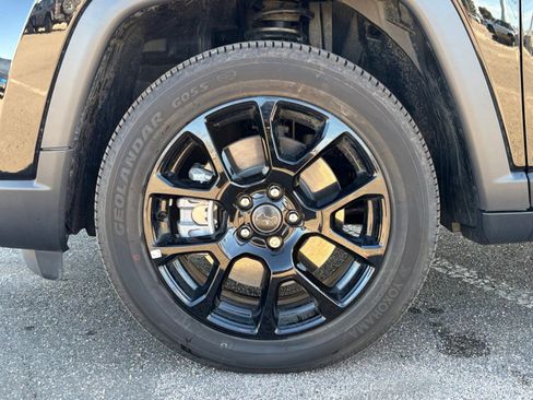 New 2026 Jeep Compass Latitude image 12