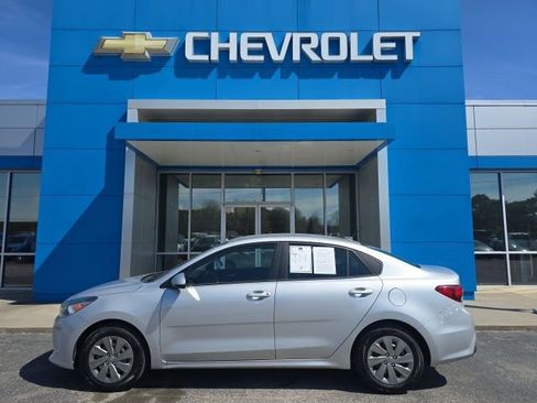 Used 2020 Kia Rio LX image 2