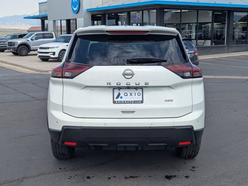 Used 2024 Nissan Rogue S AWD/4WD image 6