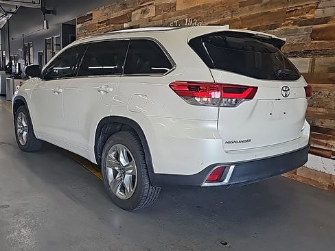 Used 2019 Toyota Highlander Limited image 4