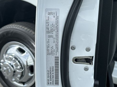 Used 2024 RAM 3500 Big Horn image 28