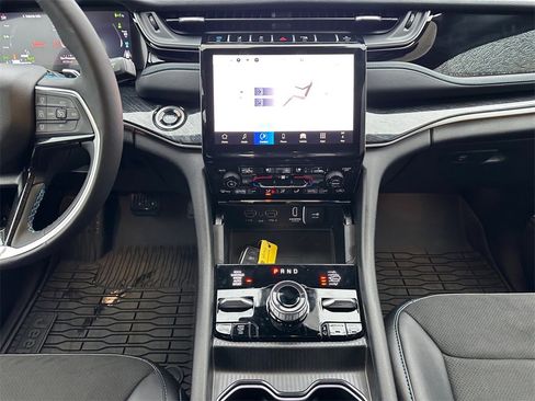 New 2024 Jeep Grand Cherokee Trailhawk w/ Advanced Protech Group II image 13