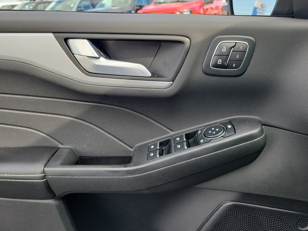 Certified 2023 Ford Escape Platinum AWD/4WD image 20