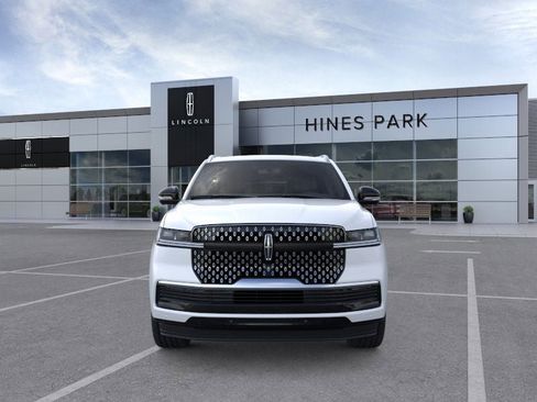 New 2025 Lincoln Navigator Reserve image 6