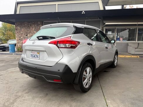 Used 2020 Nissan Kicks S image 8