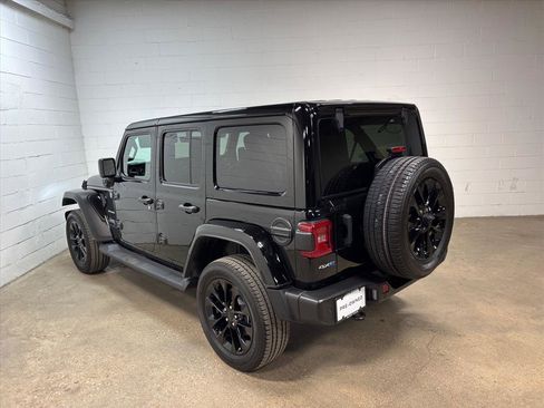 Used 2021 Jeep Wrangler Unlimited Sahara w/ Cold Weather Group image 9