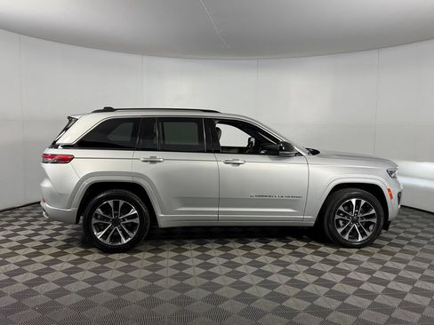 Used 2023 Jeep Grand Cherokee Overland AWD/4WD image 7