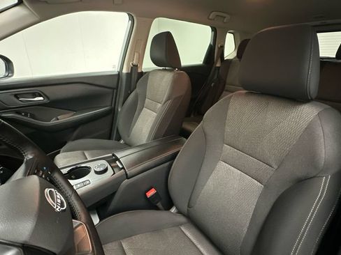 Certified 2025 Nissan Rogue SV AWD/4WD image 9