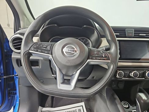 Used 2021 Nissan Versa SV FWD image 15