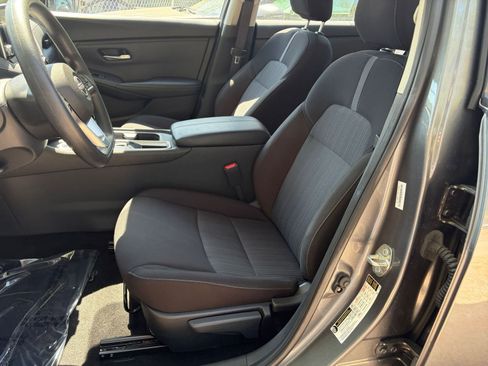 Used 2025 Nissan Sentra SV FWD image 24